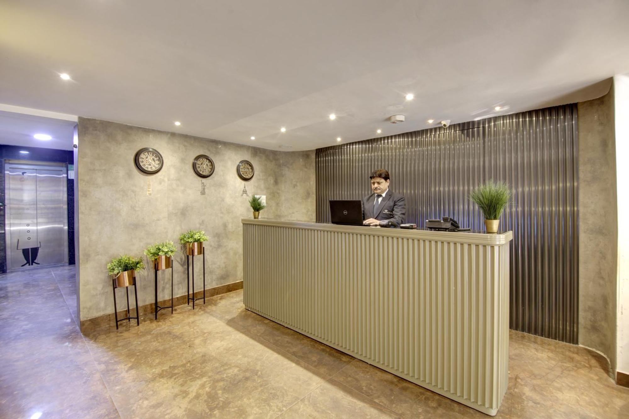 Hotel Town Pallace Inn Patel Nagar New Delhi Extérieur photo